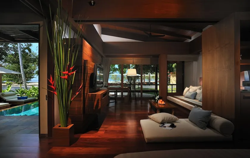 Wanakarn Beach Resort - Image 1