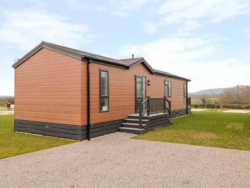 22 Meadow View Lodge - Image 1