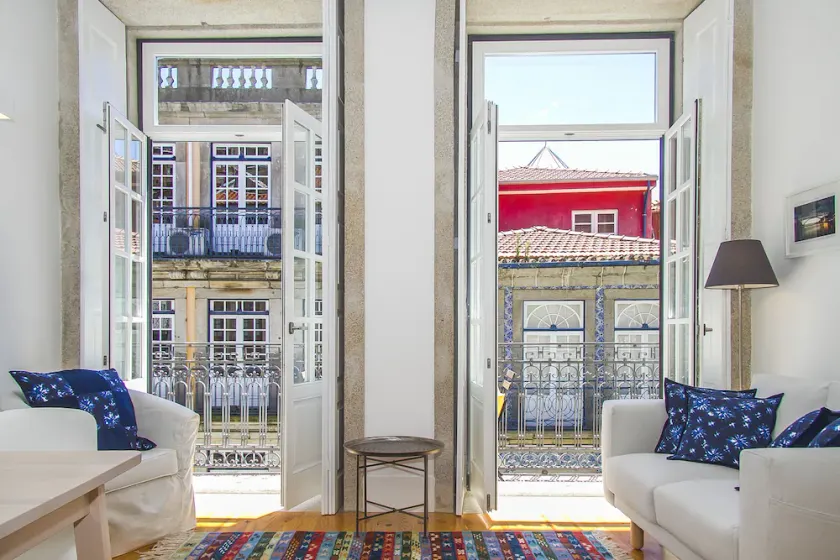Liiiving in Porto | Blue Flower Apartment - Image 1