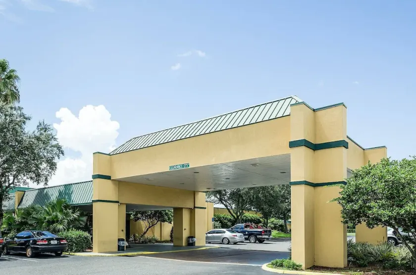Stayable Suites Jacksonville West - Image 1