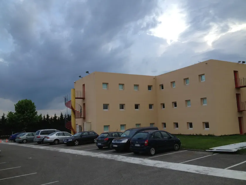 Hotel Holiday Lyon Est - Image 1
