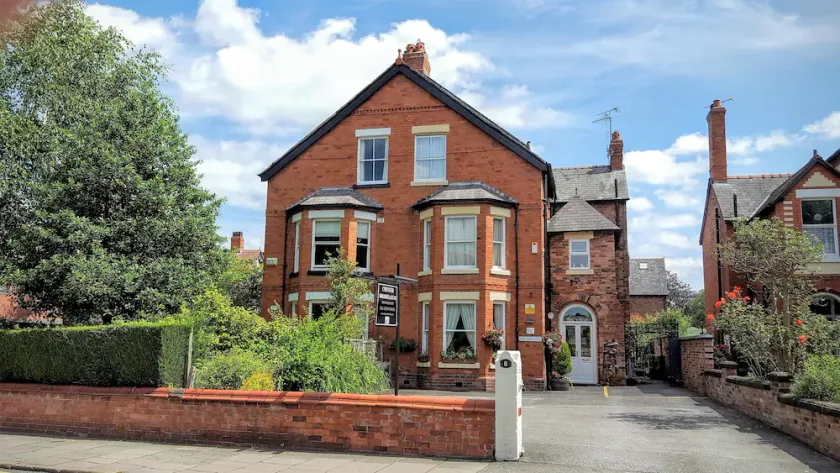 Chester Brooklands B&B - Image 1