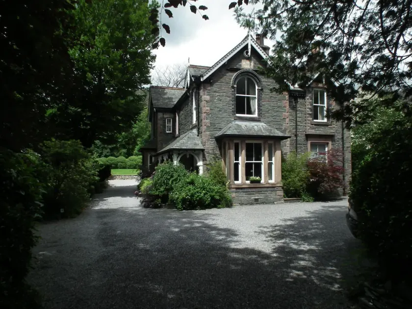 The Beeches Guest House - Image 1