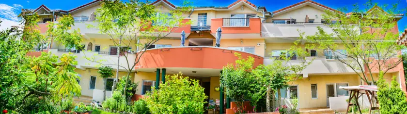 Hotel Jakuzzi - Image 1