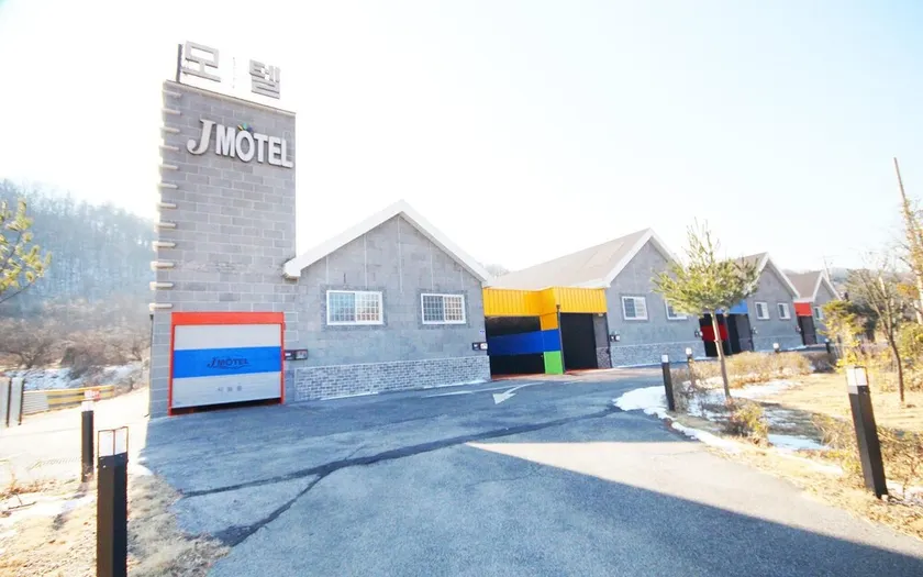 GIMCHEON J SELF CHECK-IN MOTEL - Image 1