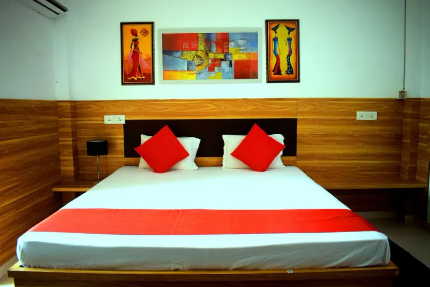 Hotel Parth - Image 1