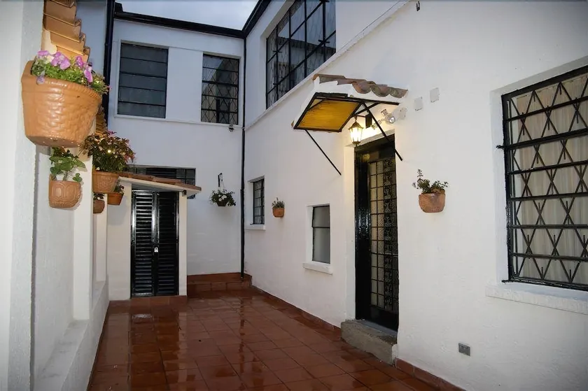 Colombia at Home - Image 1