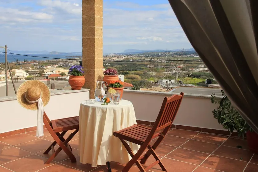 Charming Villa In Chania With Parking Included - Image 1