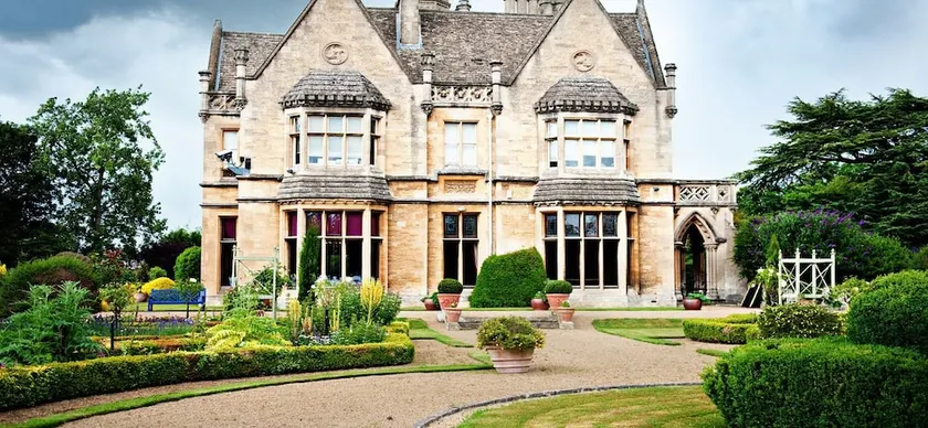 Manor By The Lake - Image 1