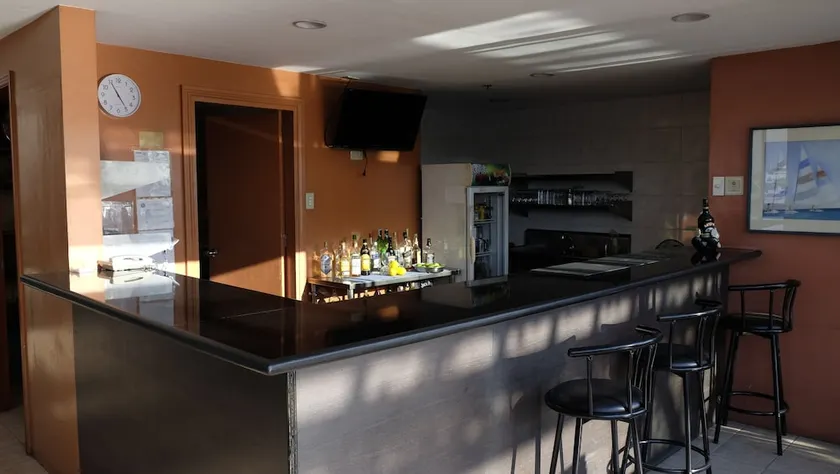 ZEN Rooms Ninoy Aquino Airport - Image 1