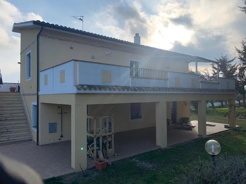 Beautiful Mountain View Home in Castilenti - Image 1