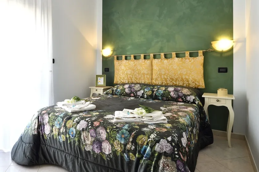 B&B Le Stanze Del Sole - Image 1