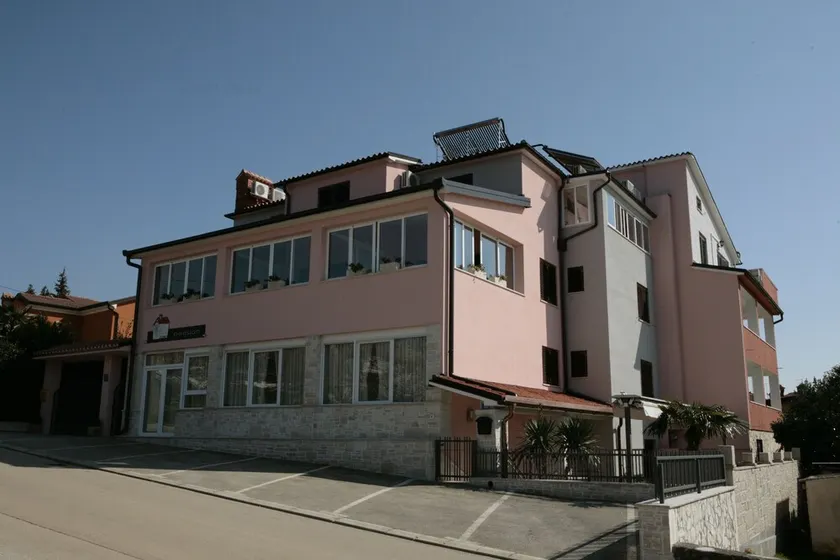 Arte Casa Hotel - Image 1