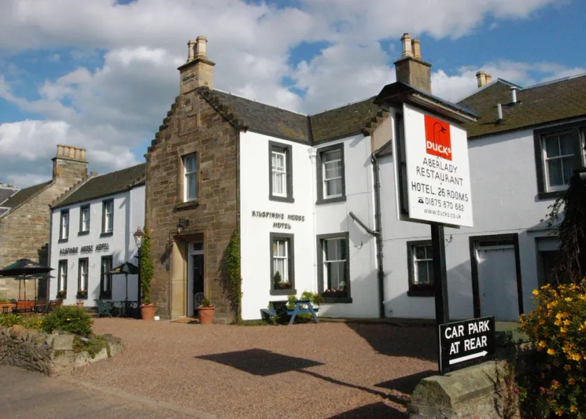 Ducks Inn - Image 1