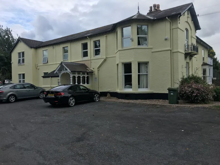 Winston Manor Guesthouse rooms - Image 1