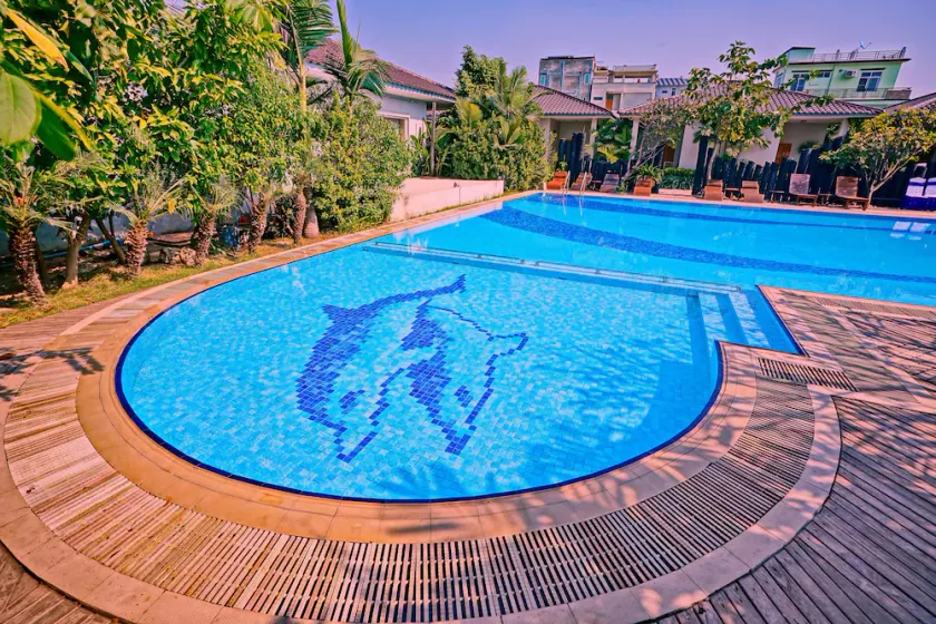 Triumph Hotel - Image 1