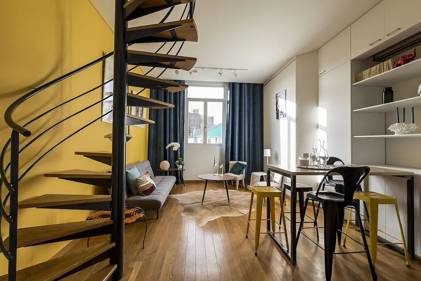 Bourse Bright Duplex Residence - Image 1