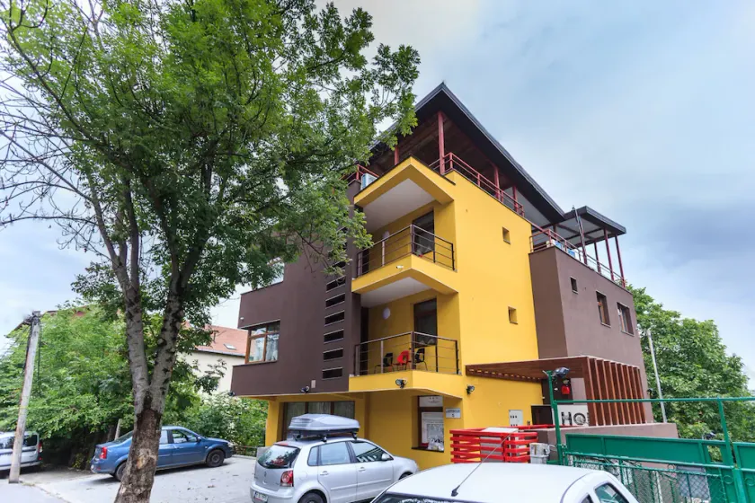 Aparthotel Gutinului - Image 1