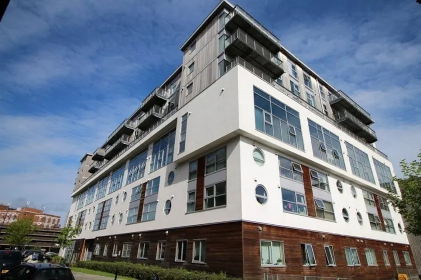 Hamilton Grace - Paramount Apartments - Image 1