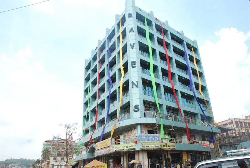 Ravens Hotel - Image 1
