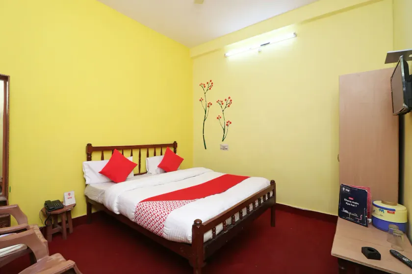 Narayana Hotel And Resort By OYO Rooms - Image 1