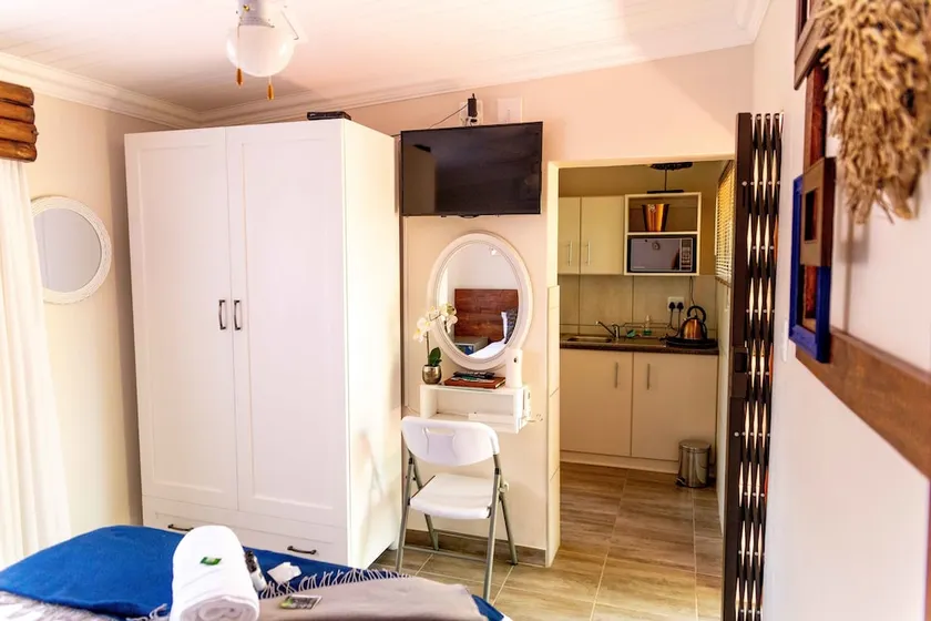 Rustic Forest Guest House - Image 1