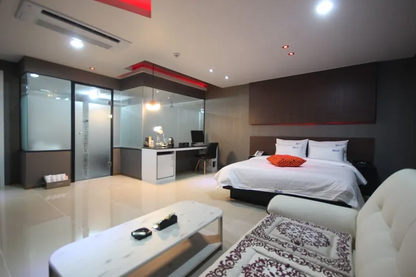 Hotel Quartz Busan - Image 1