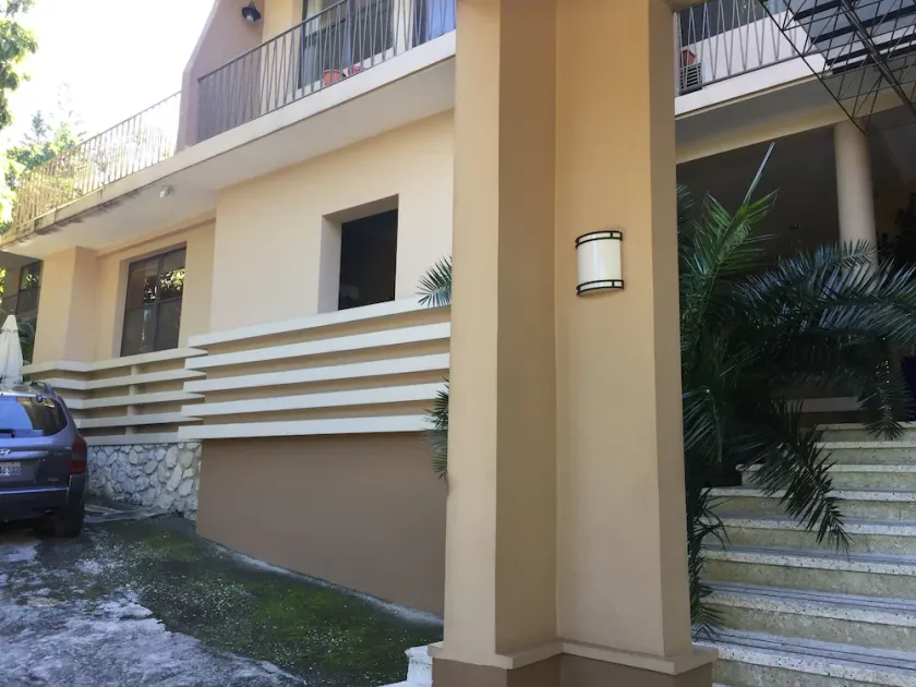 Palm Residence - Image 1