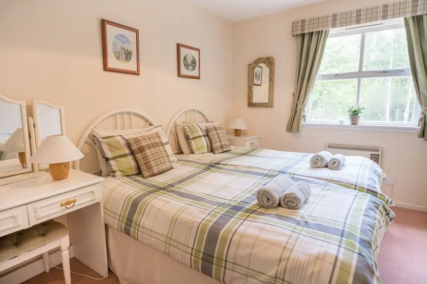 Highland Holiday Homes Falcon Lodge - Image 1