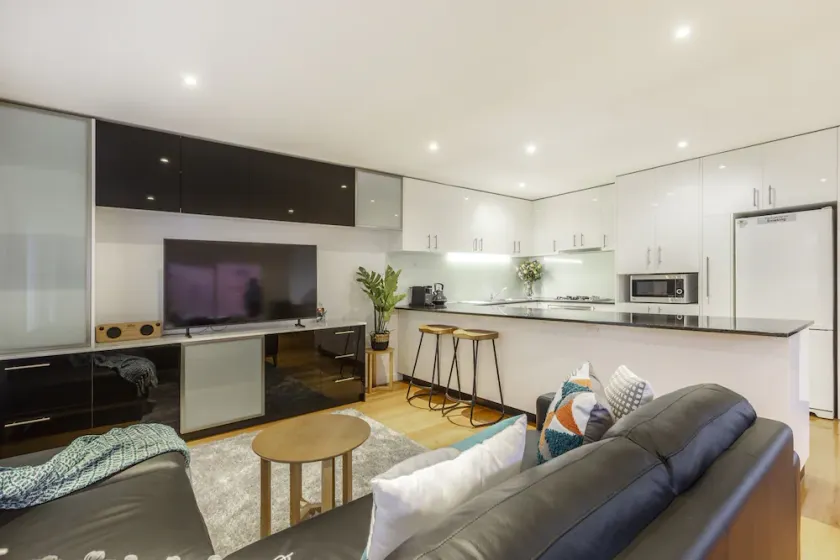 StayCentral - Port Melbourne Townhouse - Image 1
