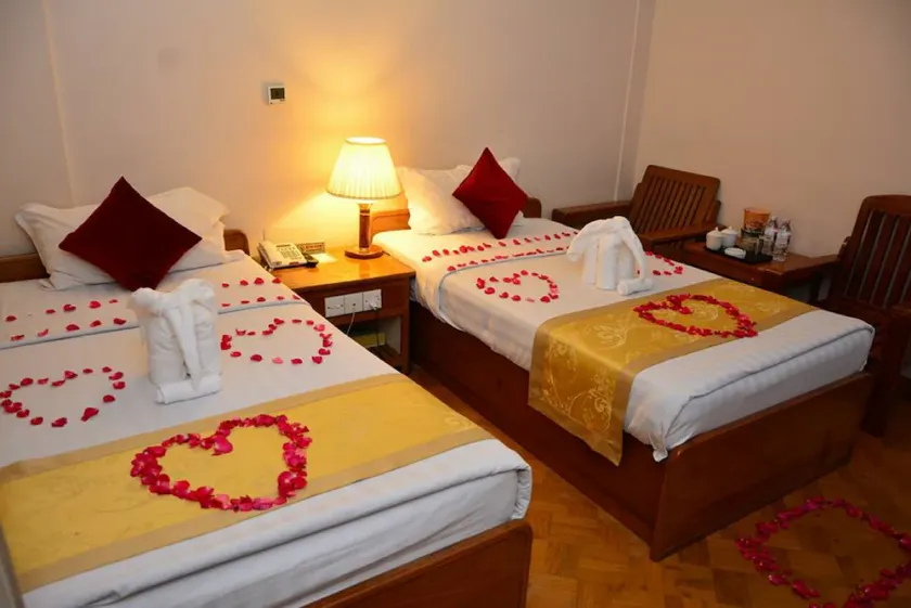 Royal Power Hotel - Image 1