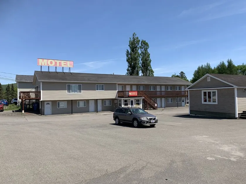 Fort Road Motel - Image 1