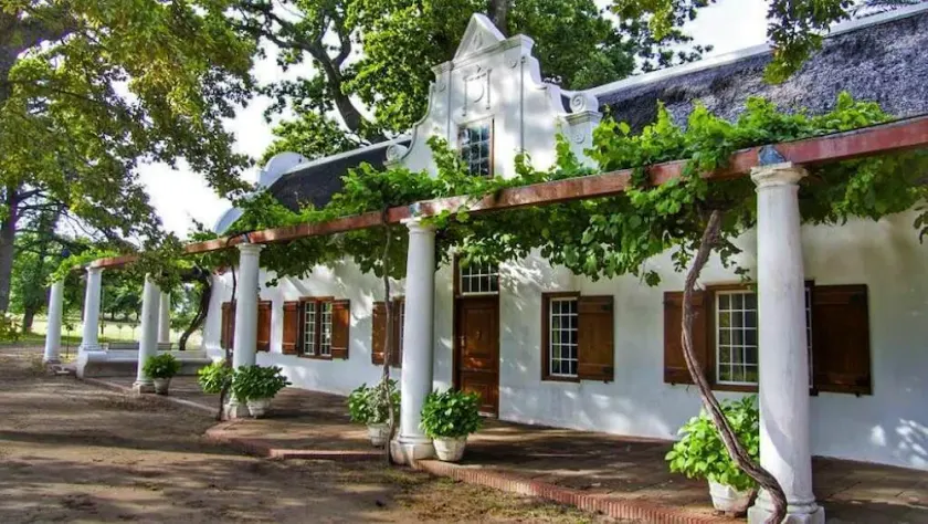 Lekkerwijn Historic Country Guest House - Image 1