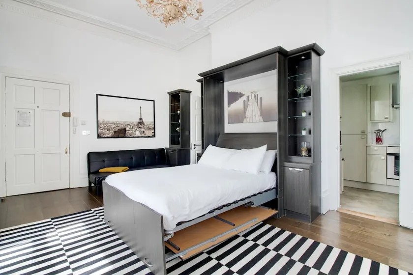 Large Studio Apartment  Central London - Image 1