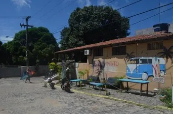 Hakuna Matata Hostel Bar - Image 1