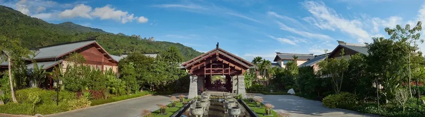 DoubleTree Resort by Hilton Hainan - Qixianling Hot Spring - Image 1