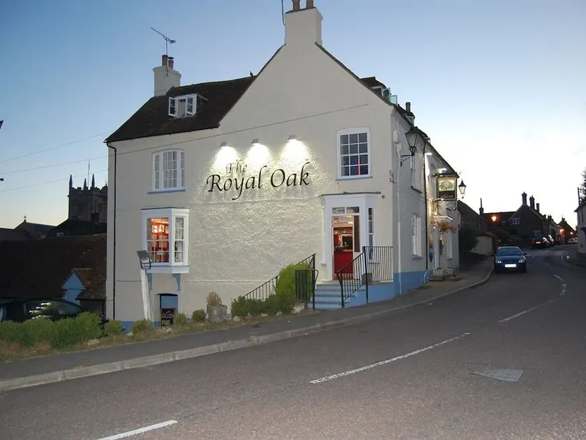 The Royal Oak Hotel - Image 1