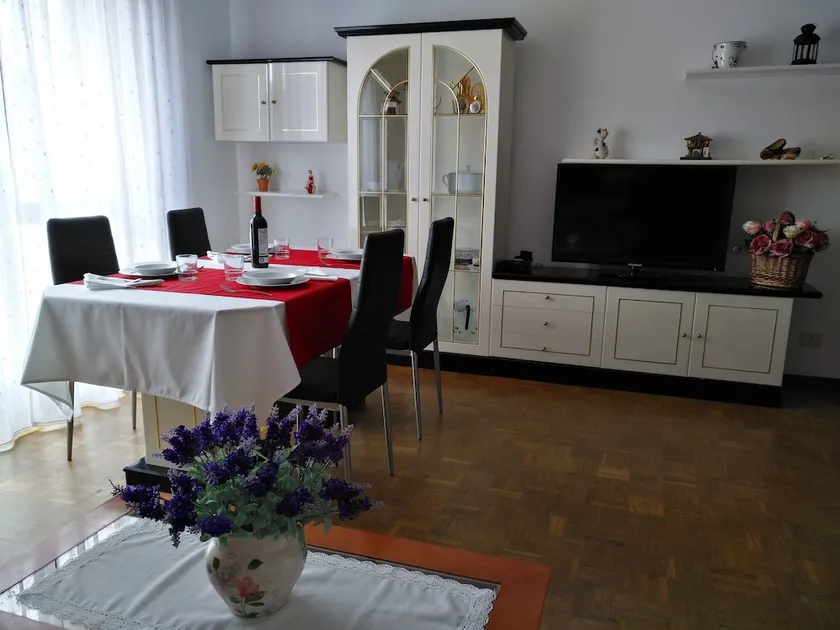 Spacious apartment in Villavivciosa - Image 1