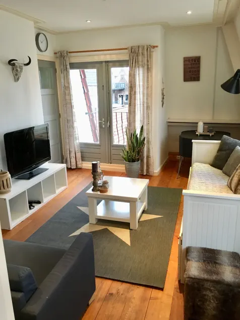 Nikki's Holiday Home - Image 1