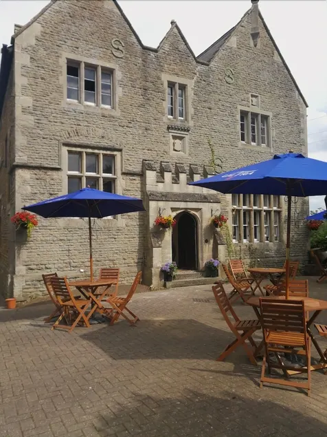 Unicorn Hotel Brackley - Image 1