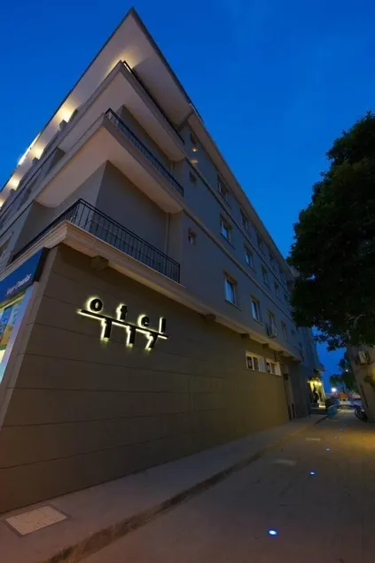 Hotel 117 - Image 1