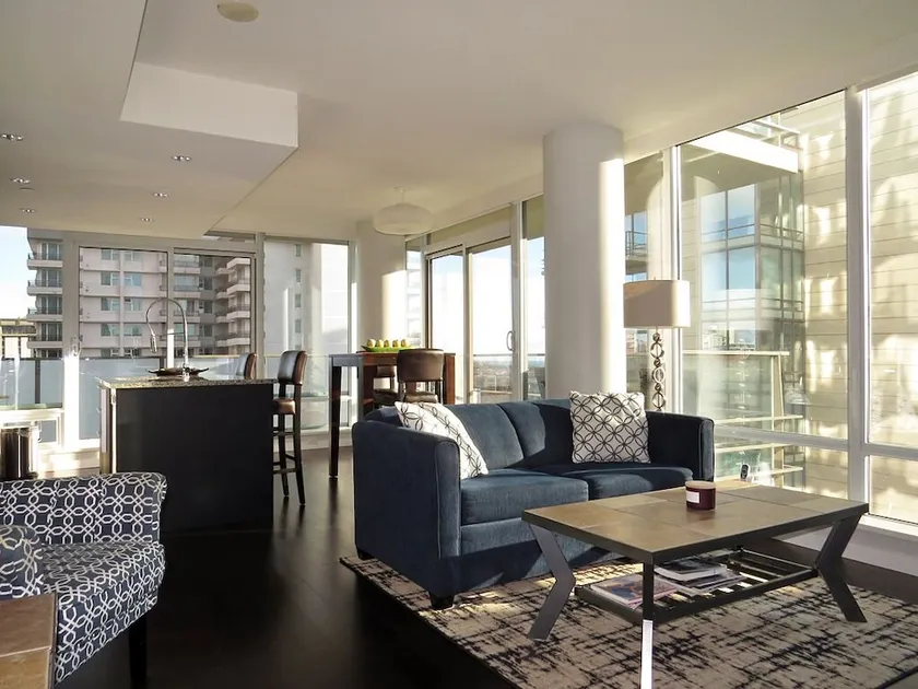11th Heaven Contemporary Condo Heart of Downtown - Image 1