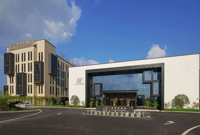 Novotel Shanghai International Tourism Zone North - Image 1