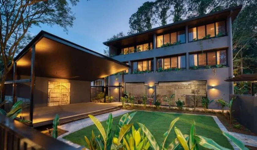 Hola Eumundi - Image 1
