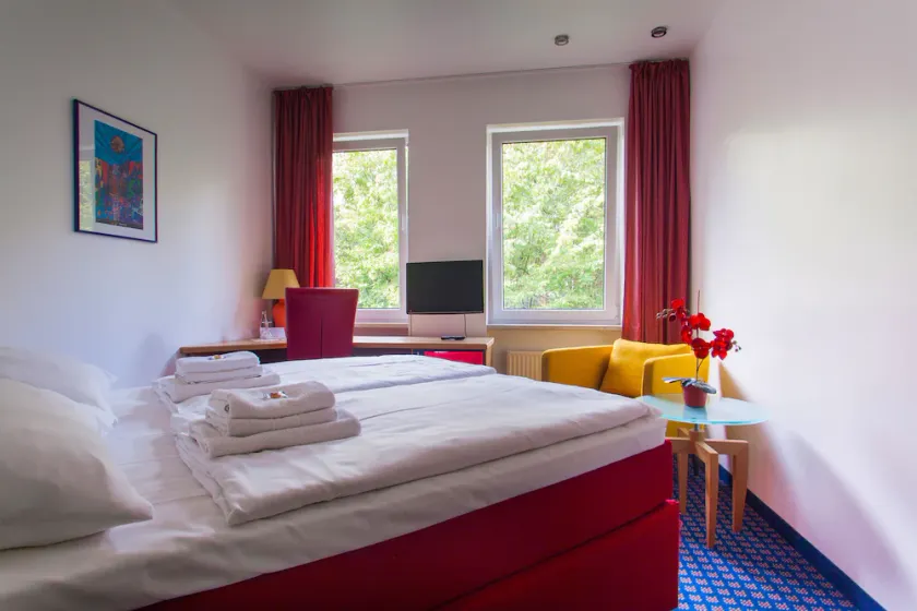 Hotel in Herrenhausen - Image 1