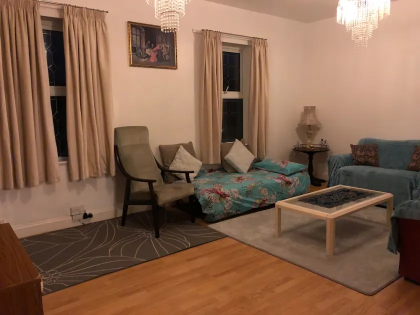 2 Bed Apartment in Basingstoke - Image 1