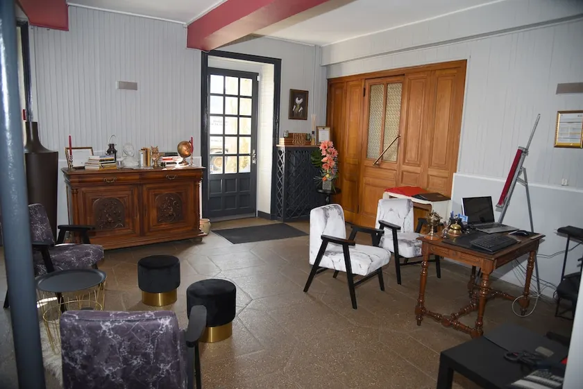Hotel le Baron - Image 1