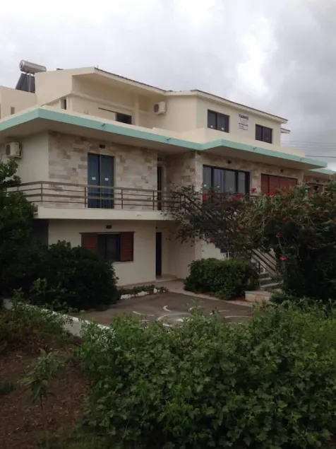 Yiannis Apartments - Image 1