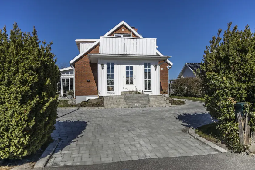Business Home Club - Image 1