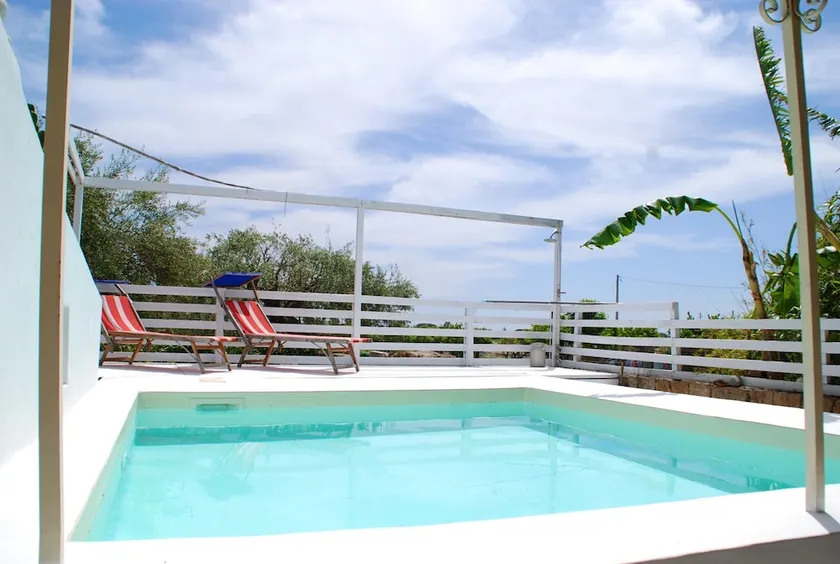 4 bedrooms villa with private pool enclosed garden and wifi at Augusta - Image 1
